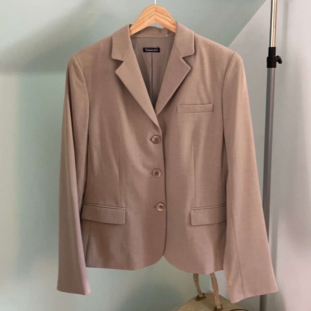 Tahari Blazer - Picture 1 of 4